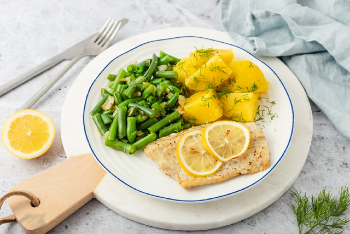 Cod with green beans and potatoes