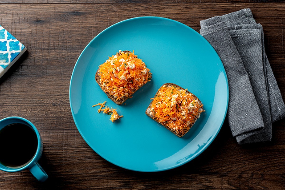 Carrot and cottage cheese paste sandwiches