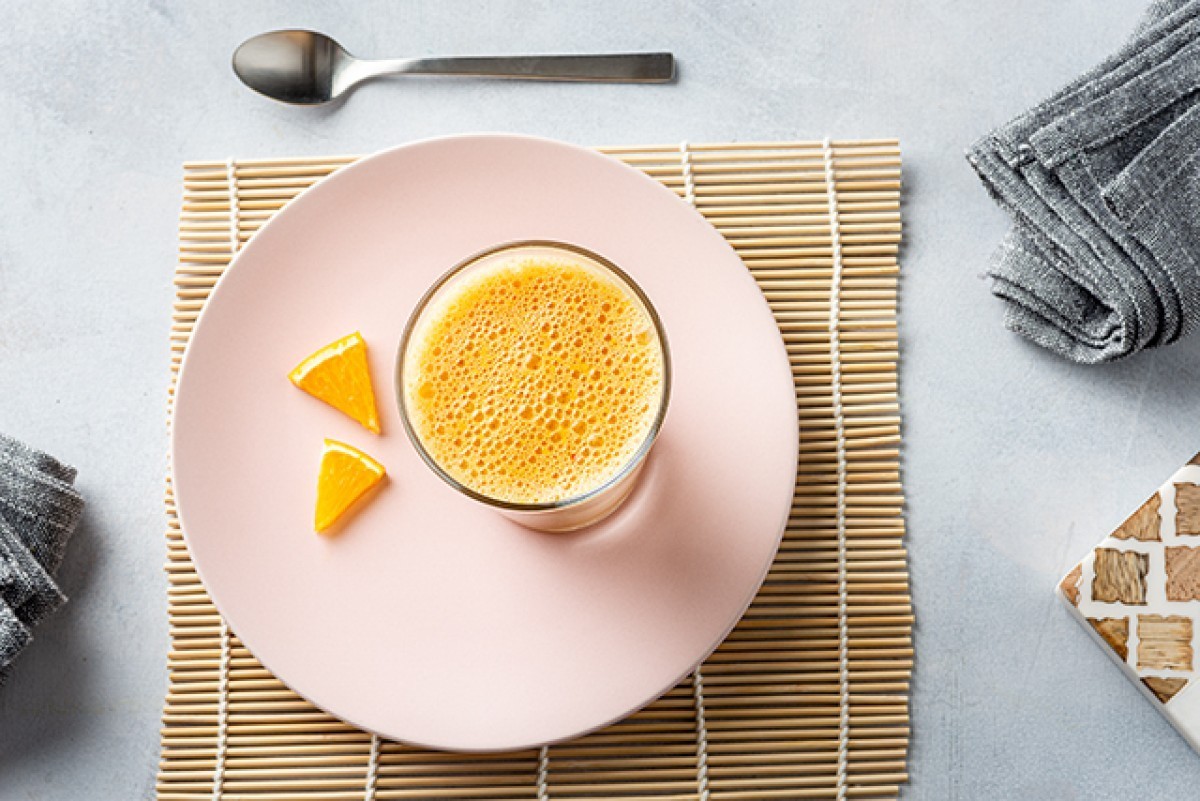 Pepper, orange and curry smoothie