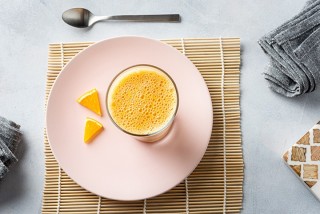 Pepper, orange and curry smoothie