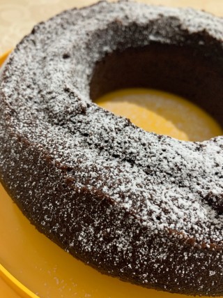 Ciambellone al cioccolato light senza latte e uova