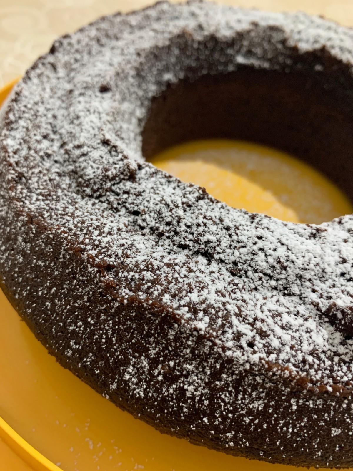 Ciambellone al cioccolato light senza latte e uova