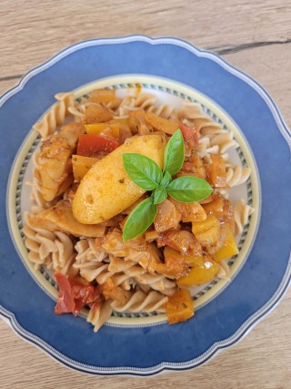 Pasta mit Artischocken und Paprika