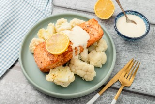 Zitronen-Senf-Lachs mit Blumenkohl