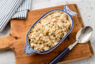 Makrelen-Salat mit Mayonnaise