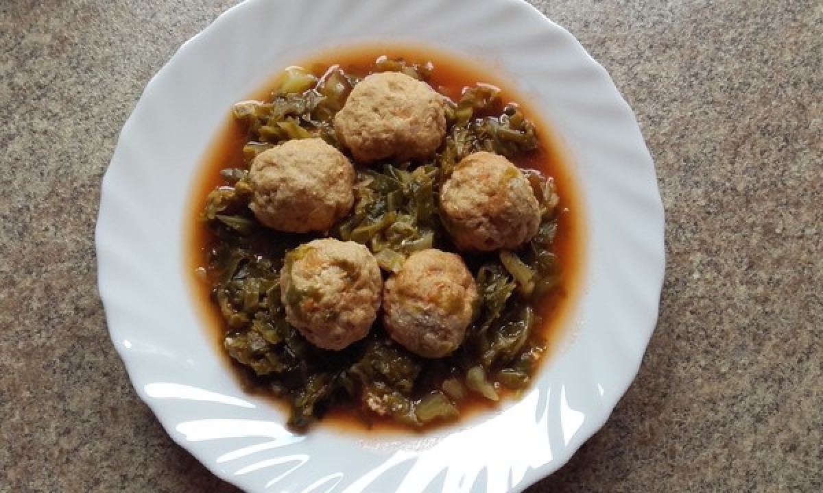 Cabbage with pork balls