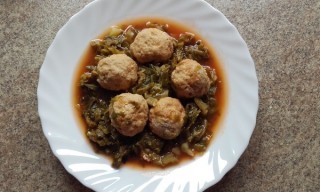 Cabbage with pork balls