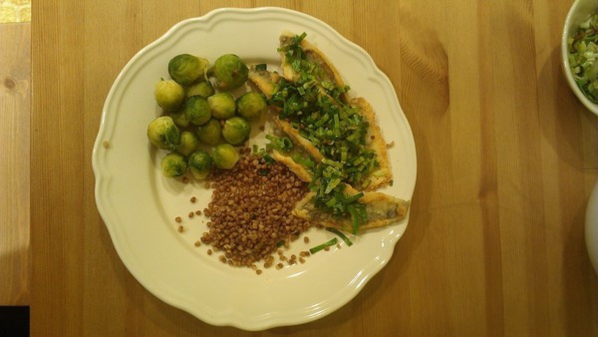 Fish with leek, brussels sprouts and groats