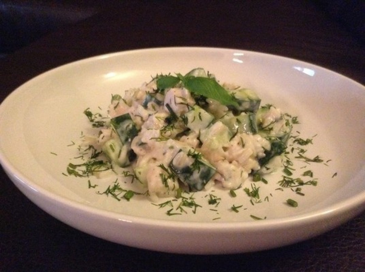 Rice salad with chicken and dill