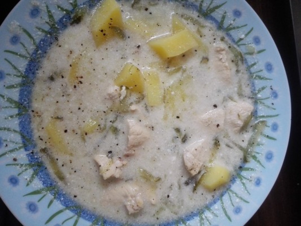 Cucumber soup with meat and potatoes