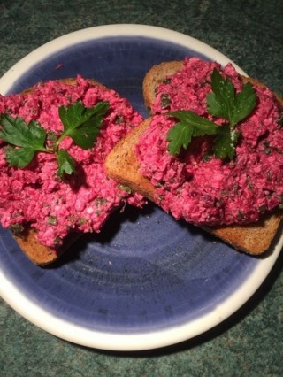 Curd cheese with beetroot and bread