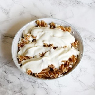 Pasta with cheese and cinnamon