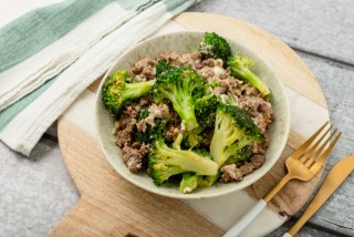 Manzo tenero con broccoli