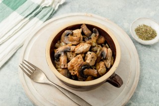 Spezzatino di tacchino con funghi champignon