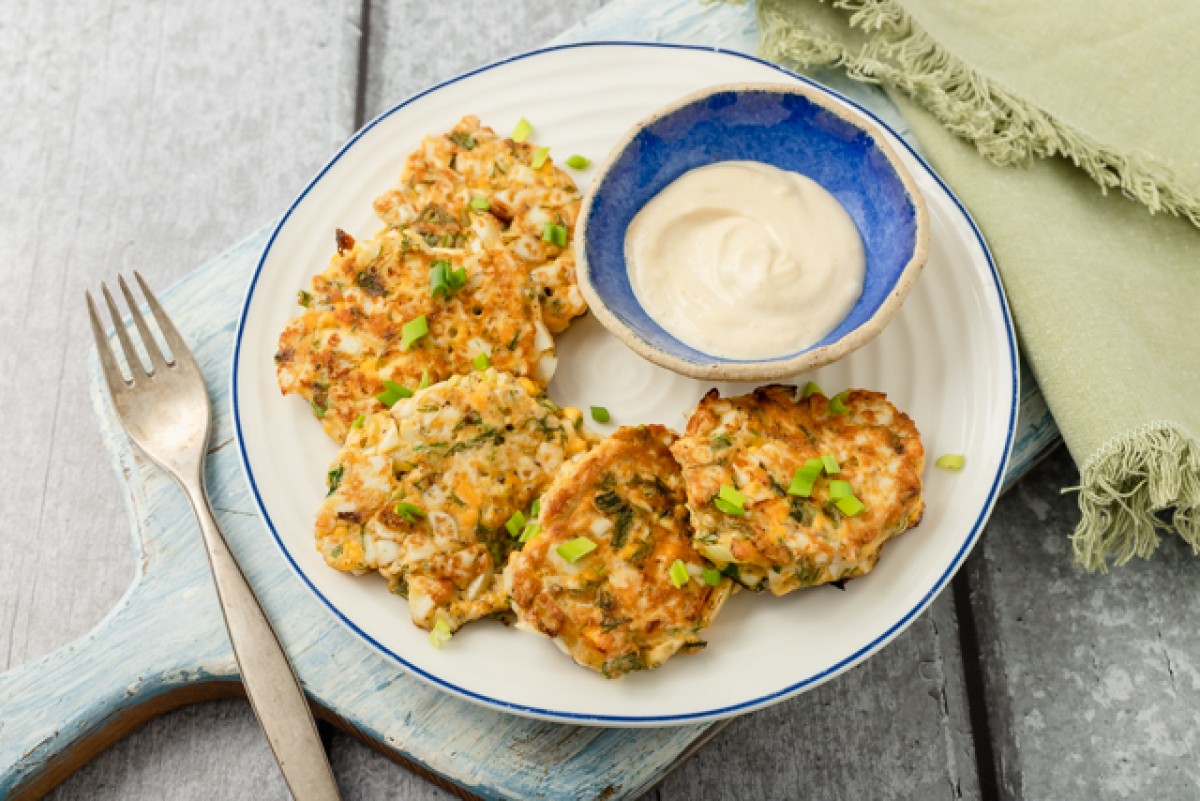Côtelettes d'œufs avec la sauce