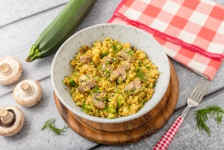 Millet kaszotto with mushrooms, courgette and dill