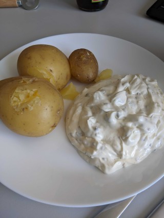 Kartoffeln mit Kräuterquark