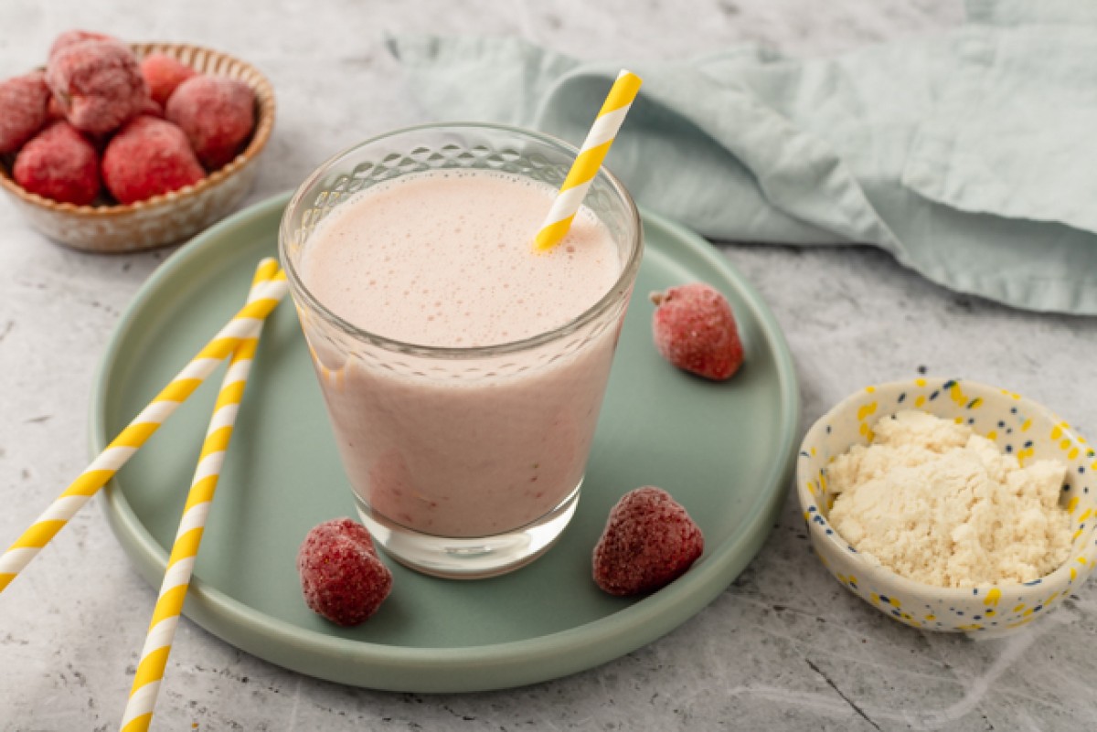 Strawberry protein smoothie