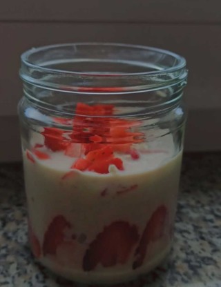 Strawberry Cheesecake Overnight Oat