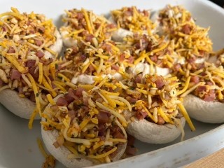 Gefüllte Champignons mit Cheddar keto