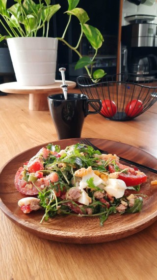 Thunfisch Salat mit Ei und Rucola