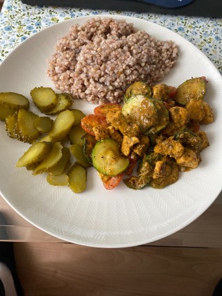 Steamed mustard chicken with rice and salad
