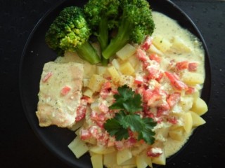 Fish in buttermilk sauce with potatoes and frozen vegetables
