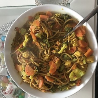 Pasta with vegetables and chicken