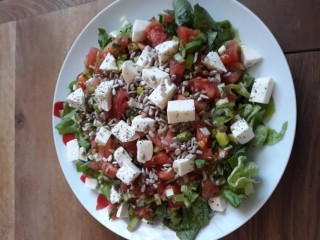 Leek, mozzarella and seed salad