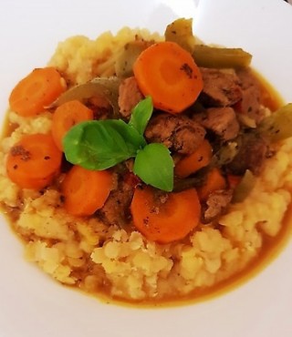 Beef with carrot and lentils