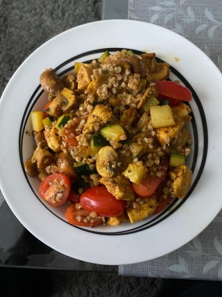 Buckwheat groats with turkey, mushrooms and courgette
