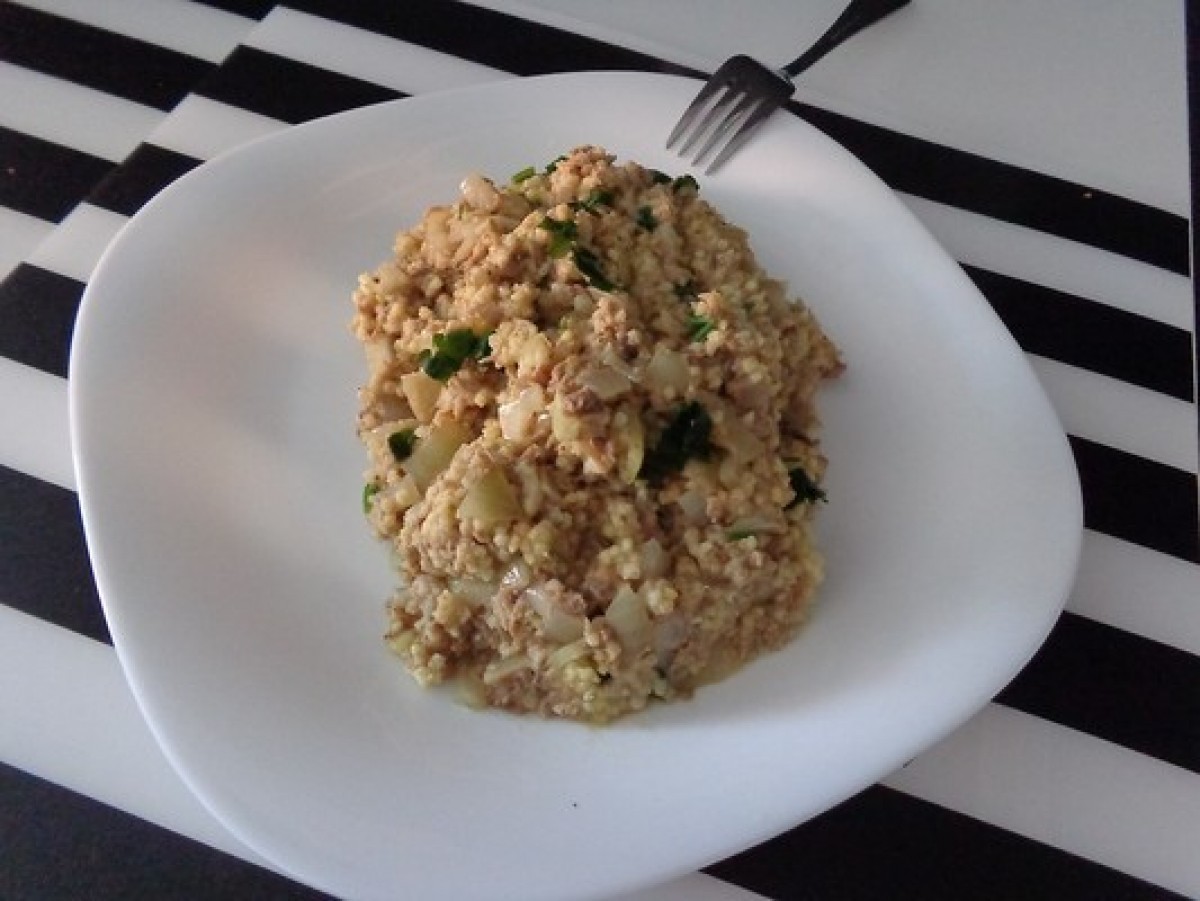 Hirsebrei mit Thunfisch