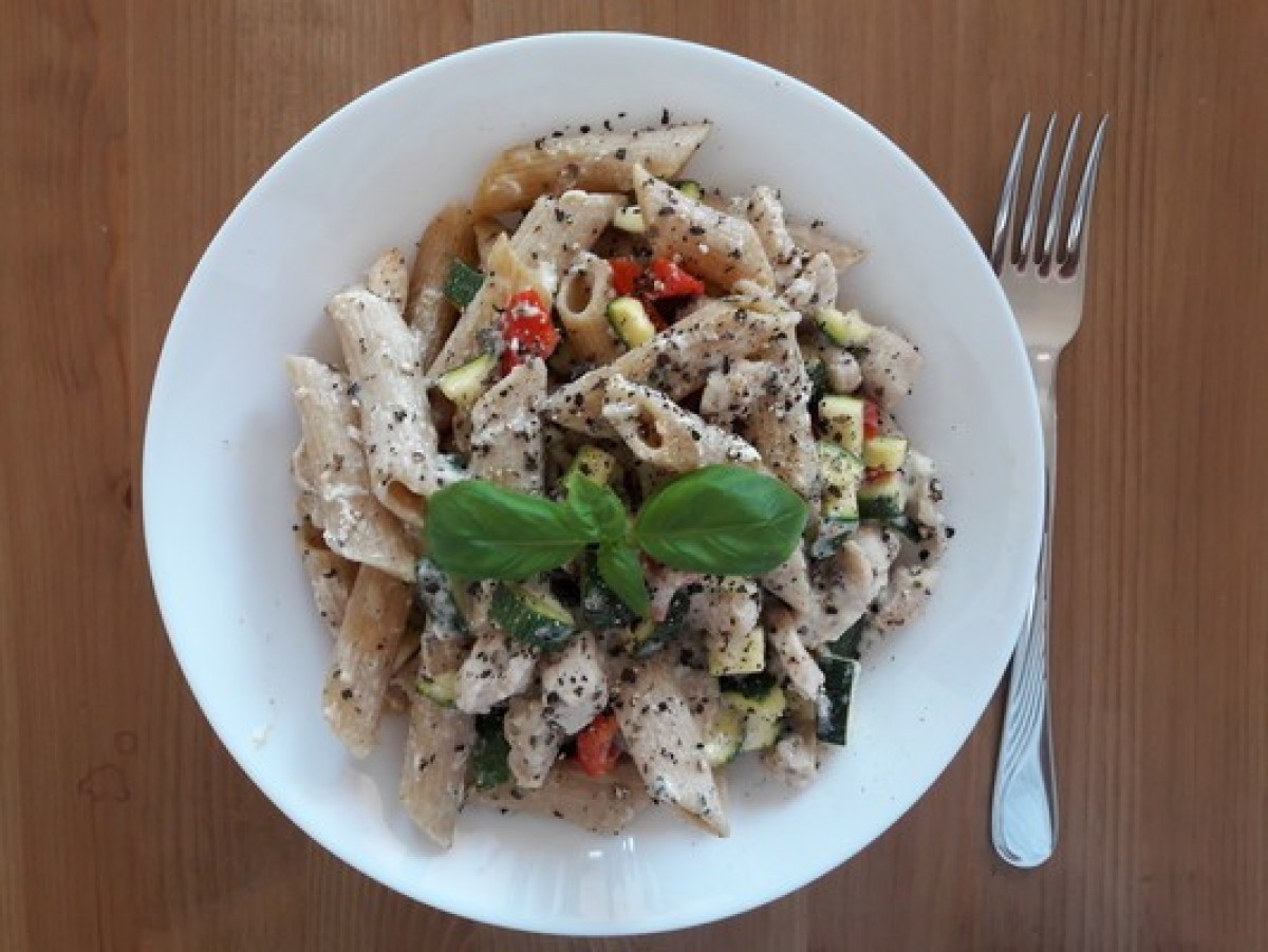 Gratin de poulet aux pâtes (la recette de Magda Gessler)