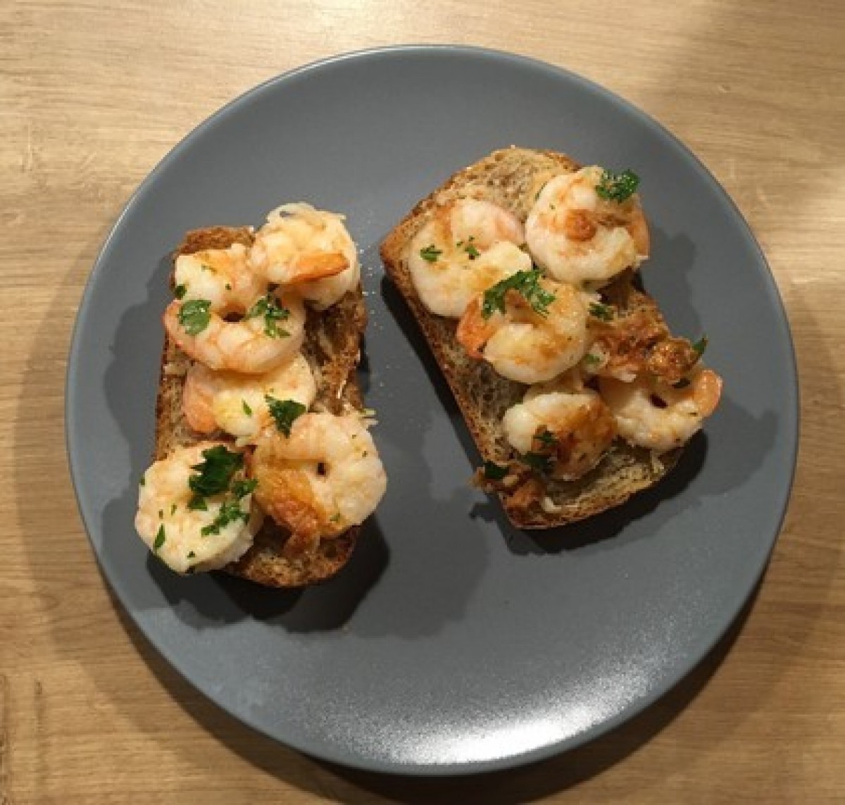 Chili garnalen op toast