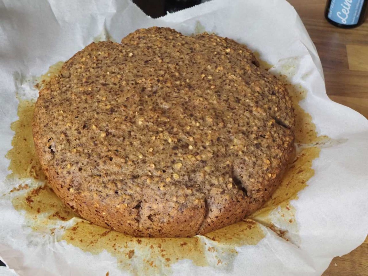 Haferflocken-Buchweizen-Apfelbrot