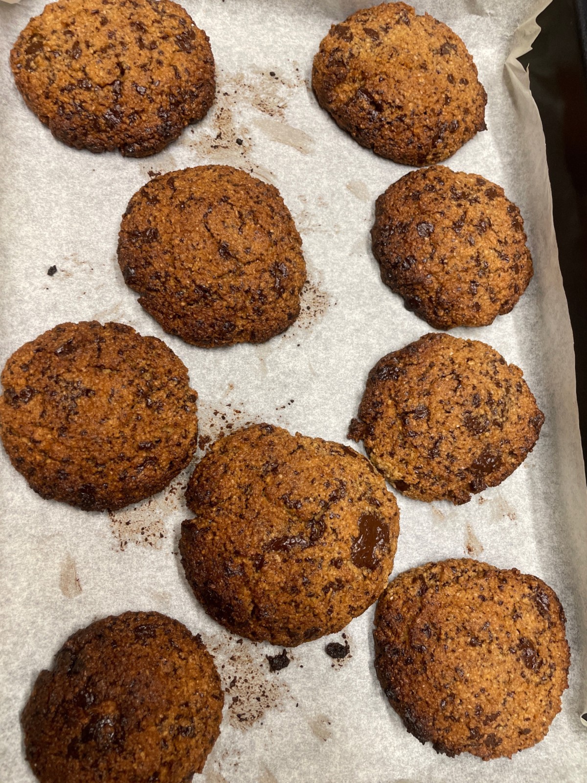 Biscotti chetogenici al cioccolato