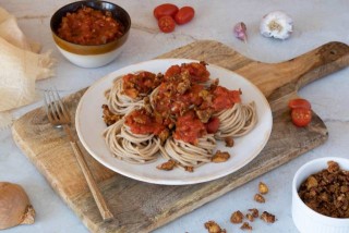 Vegetarian spaghetti bolognese