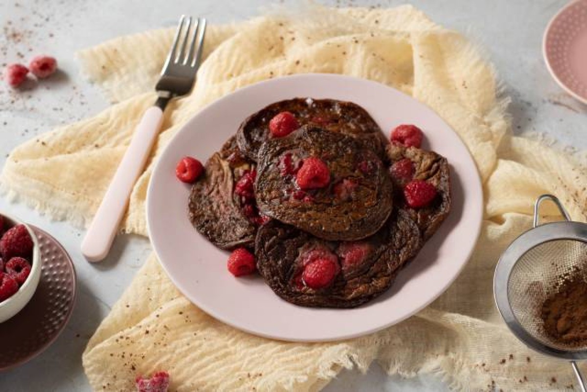 Schokoladenpuffer mit Himbeeren