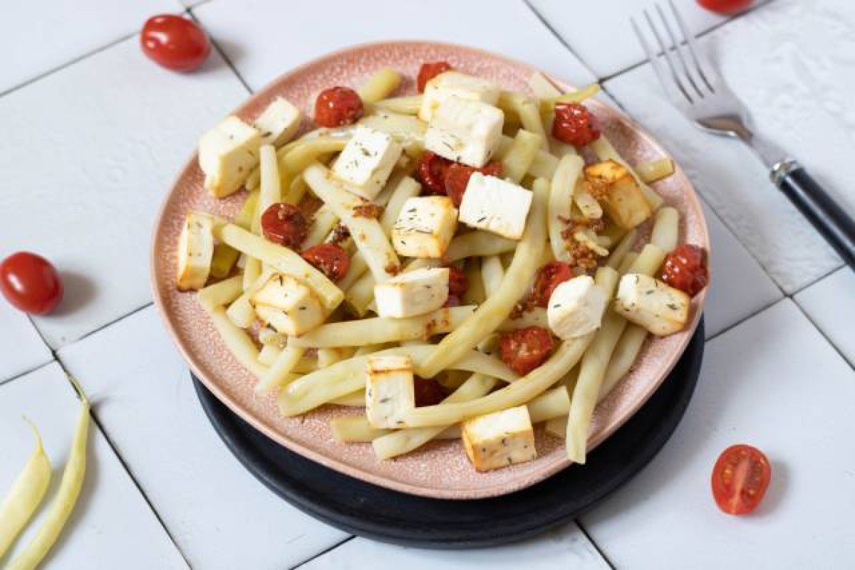 Green beans with roasted tomatoes and feta