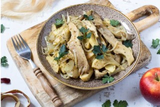 Funghi pleurotus a'la "fegato" con cipolla e mele