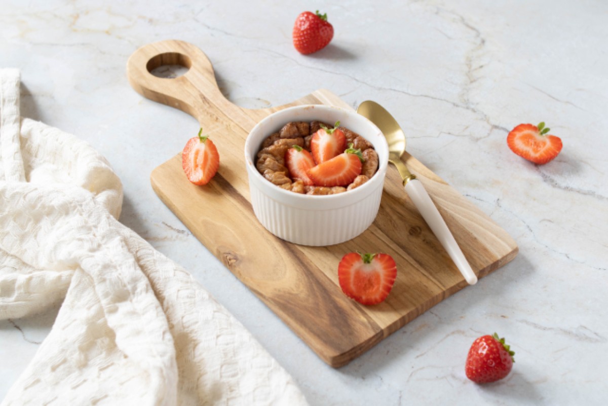 Keto 3-ingredient strawberry cake