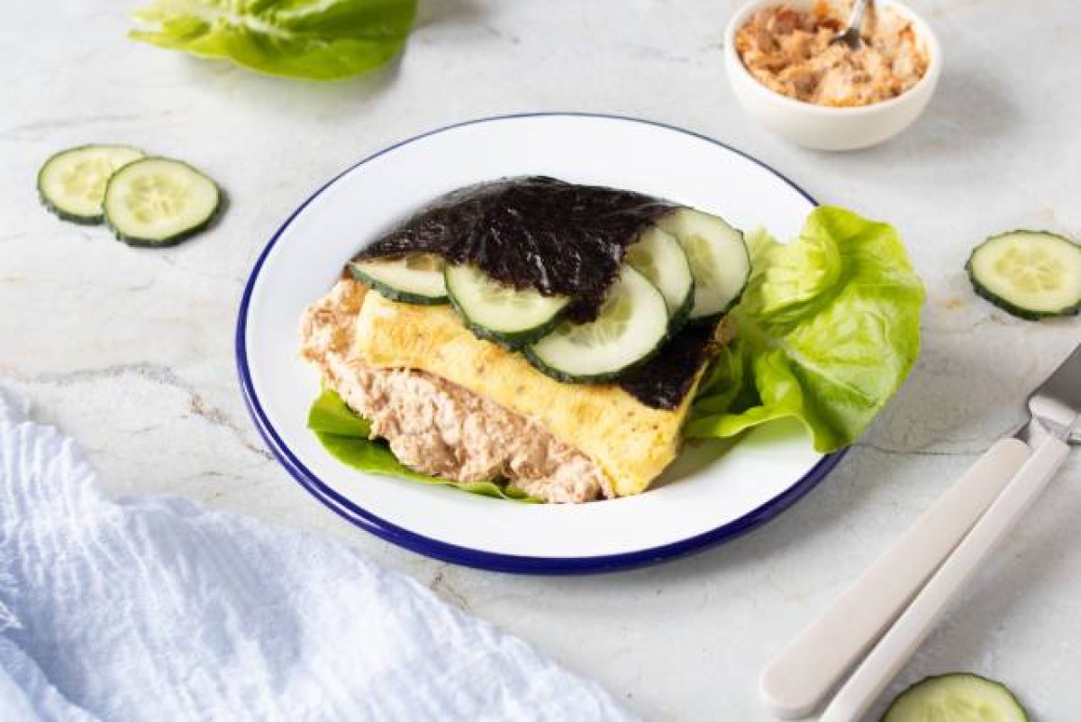 Sandwich nori con pasta di tonno, frittata e verdure