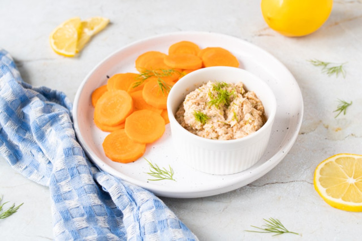 Crema di salmone con fette di carota