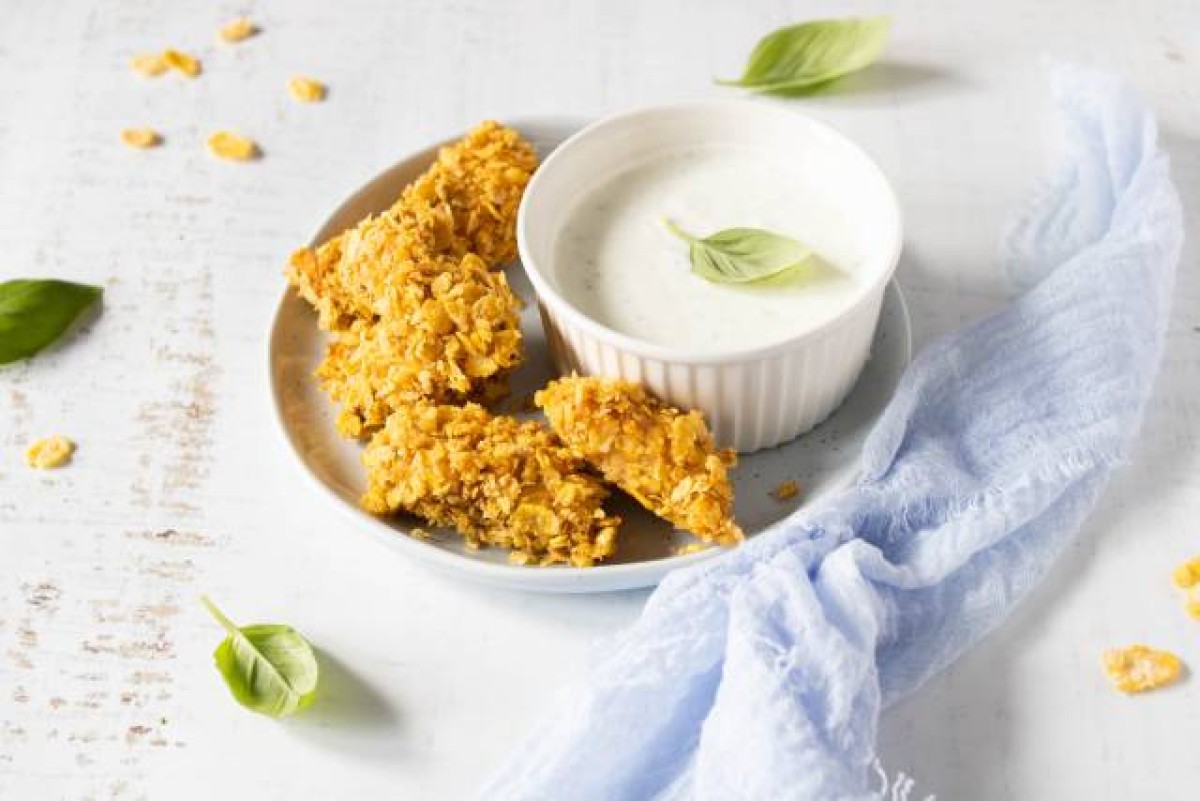 Nuggets de Pollo con salsa de Ajo y Albahaca