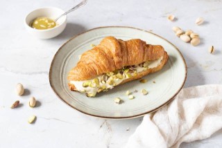 Croissant con crema al pistacchio