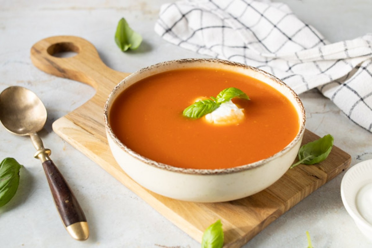 Tomato cream soup with skyr and basil