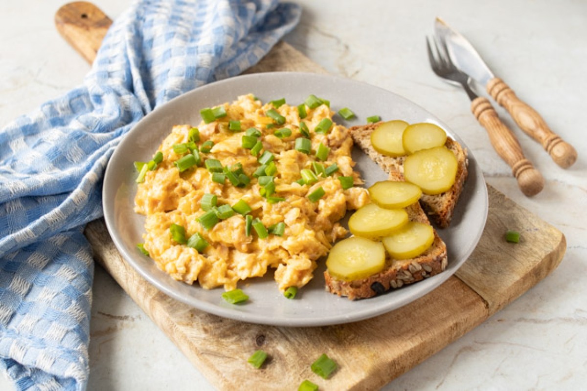 Scrambled eggs with tuna and pickle sandwiches