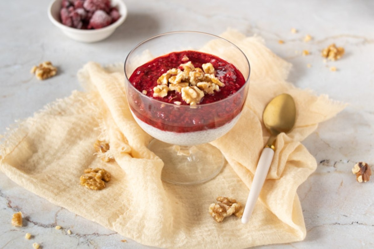 Tapioca pudding with raspberries and walnuts
