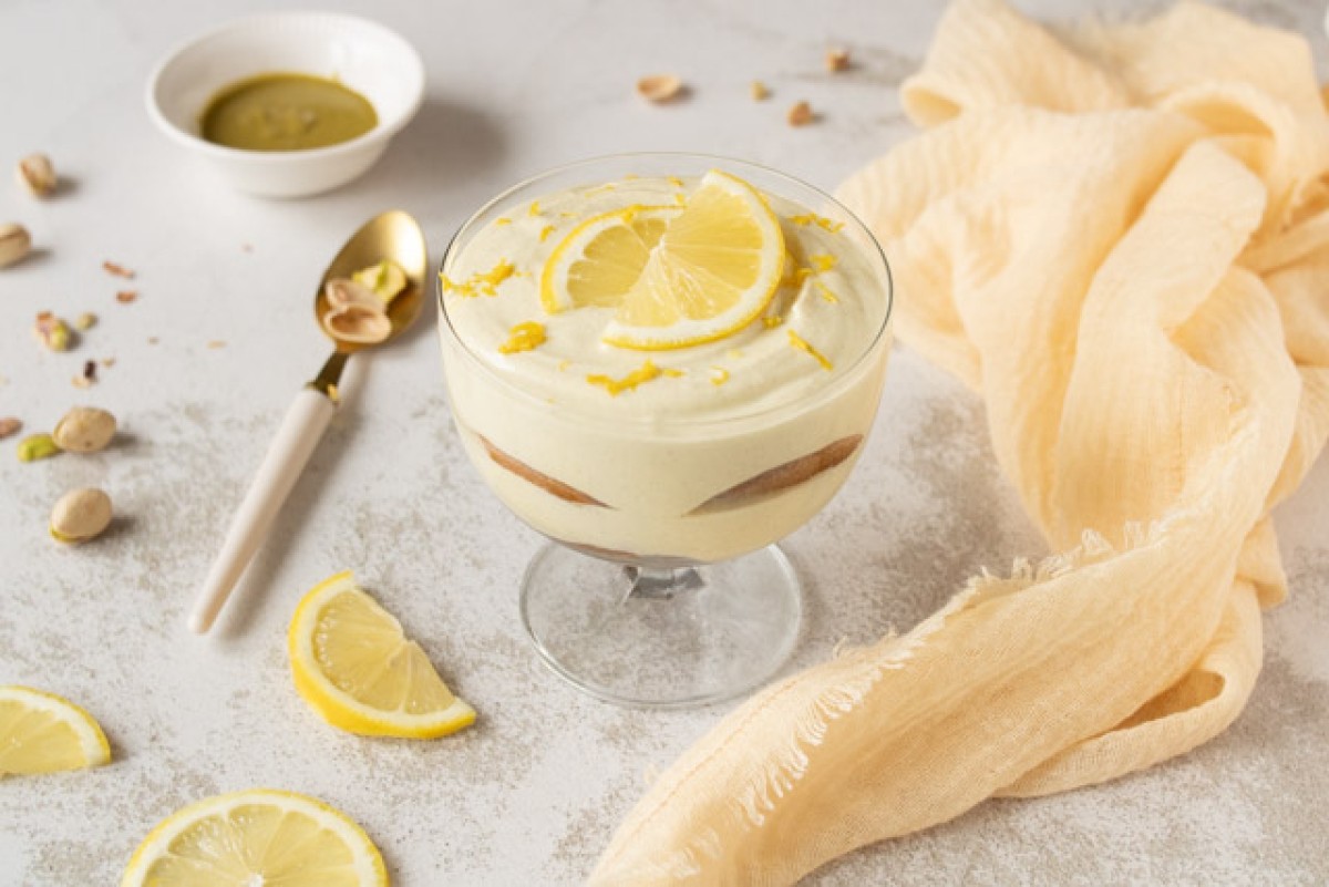Tiramisù al pistacchio con nota di limone