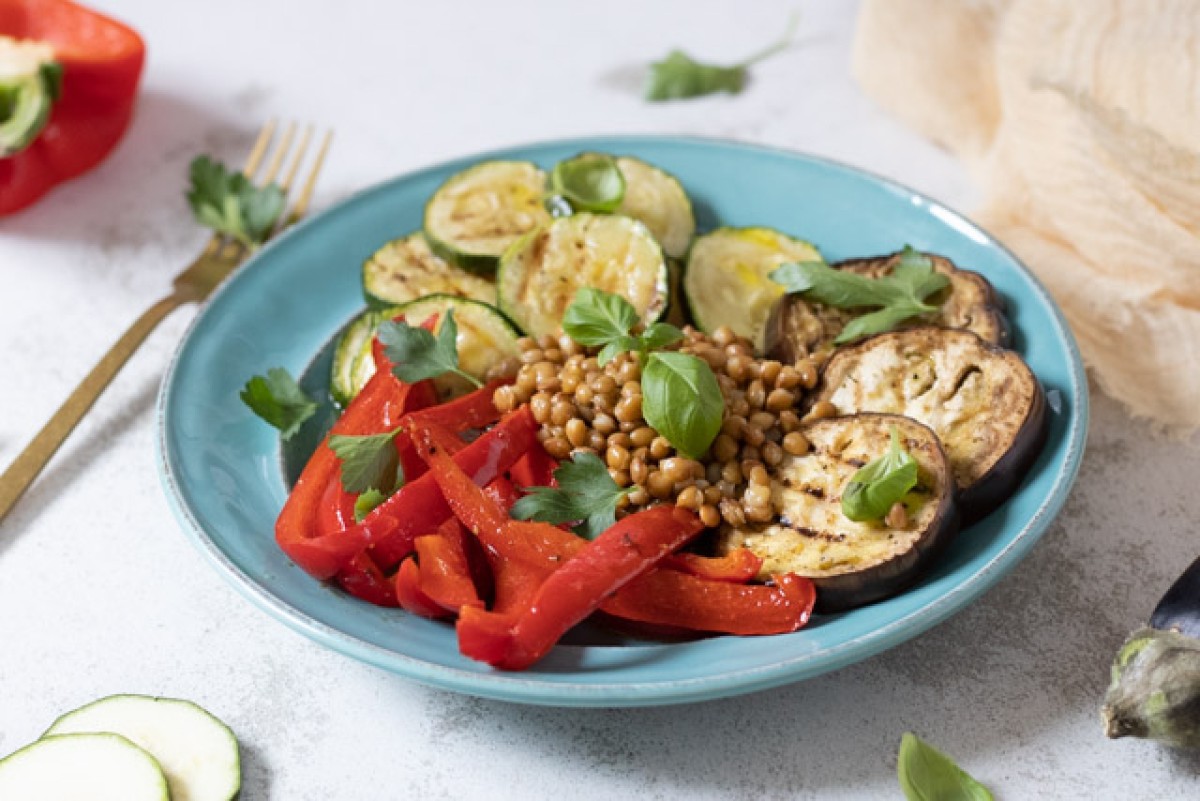 Low IG salad with lentils and grilled vegetables